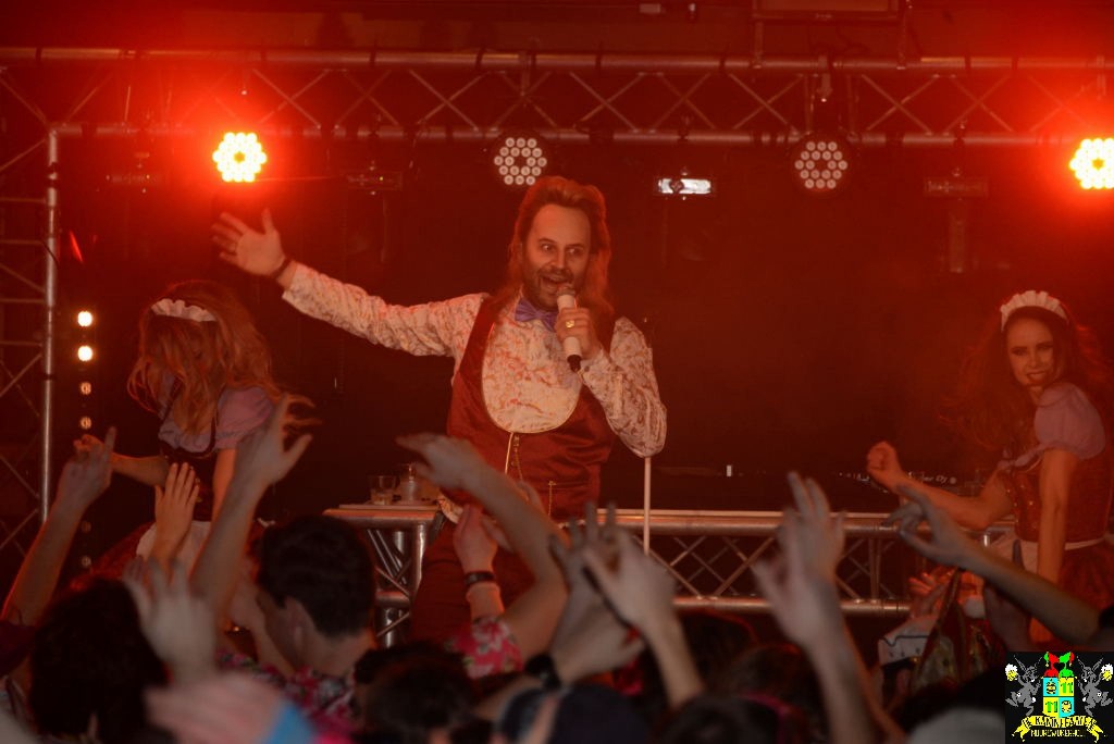 ../Images/Carnavals maandagavond in VdG 136.jpg